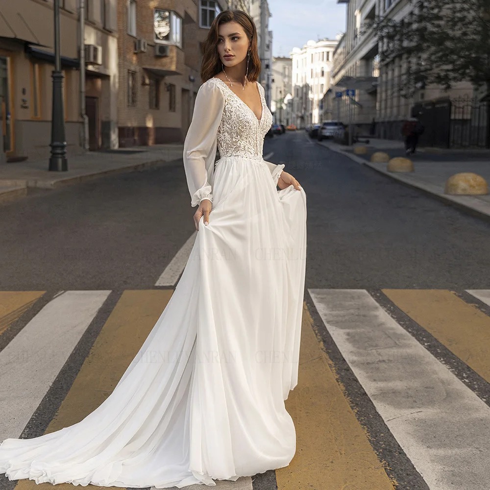 French-style V-neck Long-sleeved Lace Light Wedding Dress