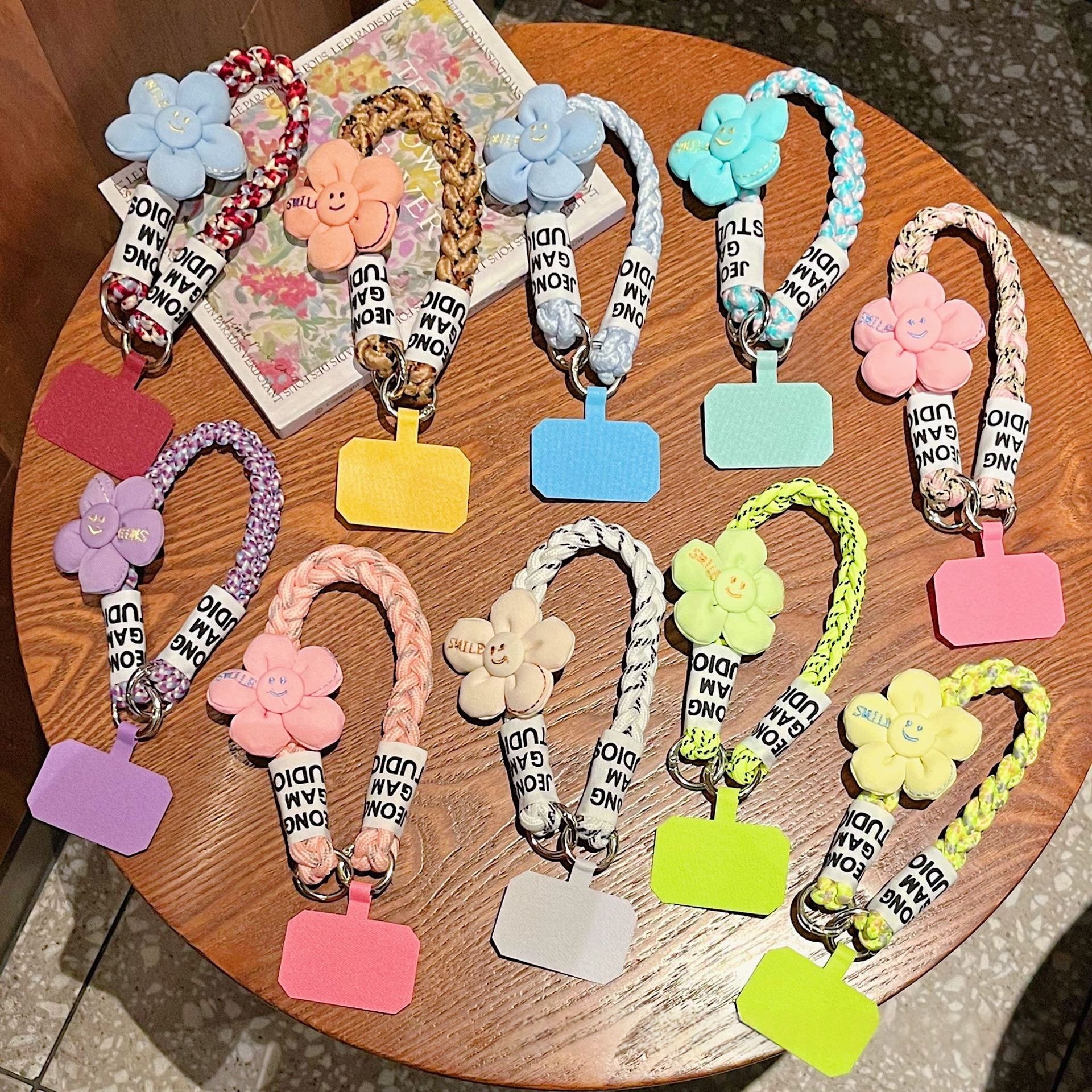 Short Floral-patterned Hemp-cord Phone Case Lanyard With Buttons Anti-loss Phone Strap