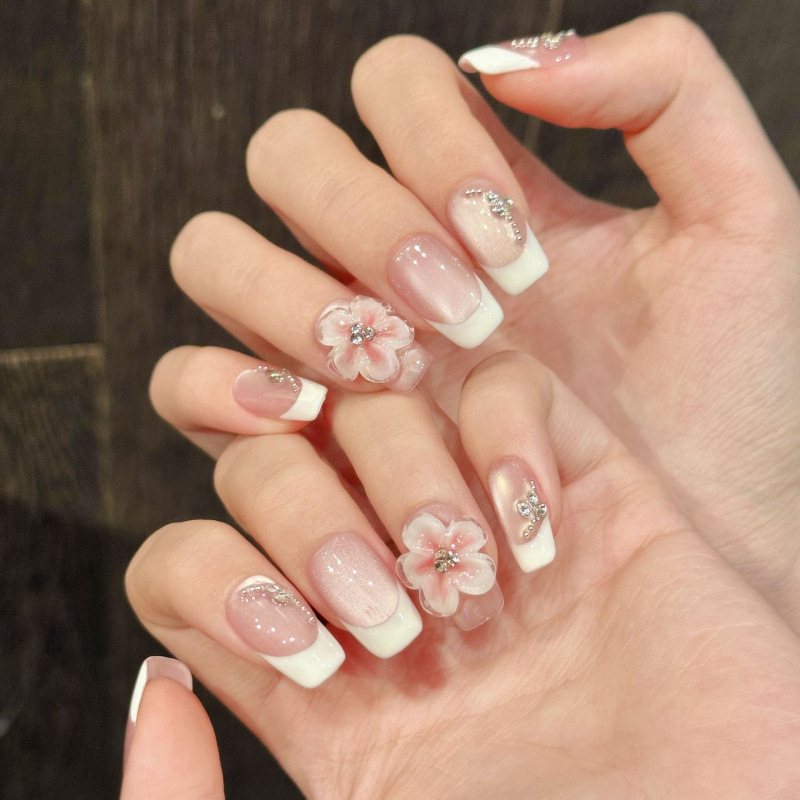 Three-dimensional Carved Details Instantly Brighten The Complexion