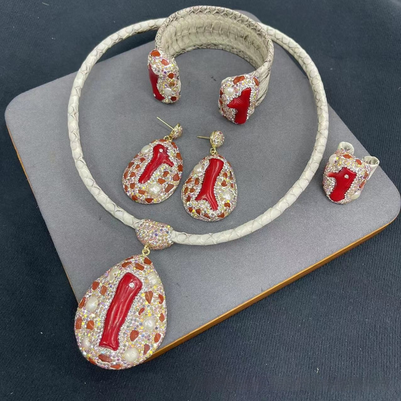 Genuine Leather Snakeskin Sea Bamboo Inlaid Pearl Autumn And Winter Four-piece Jewelry Set