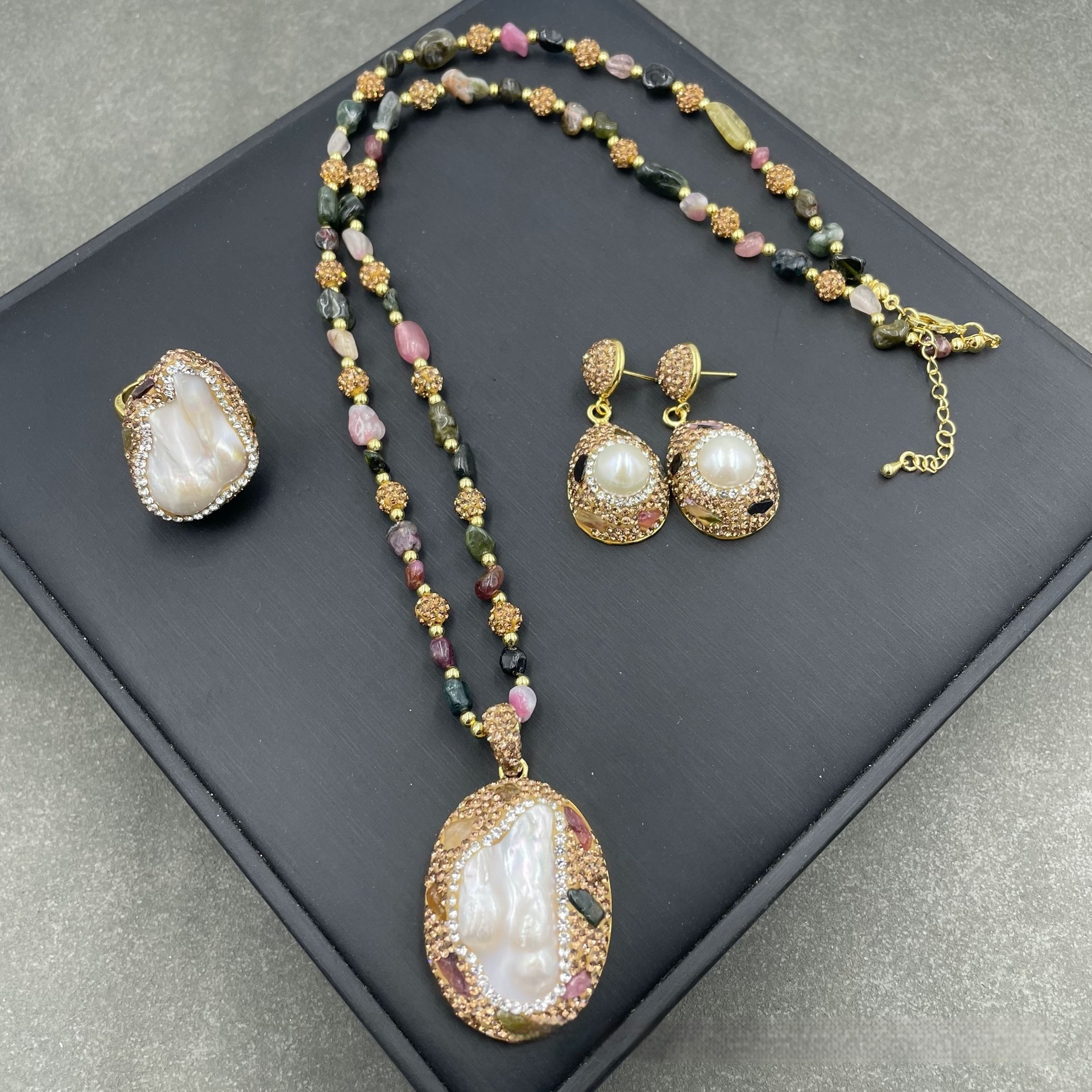 Natural Freshwater Shaped Pearl Hand-inlaid Three-piece Set