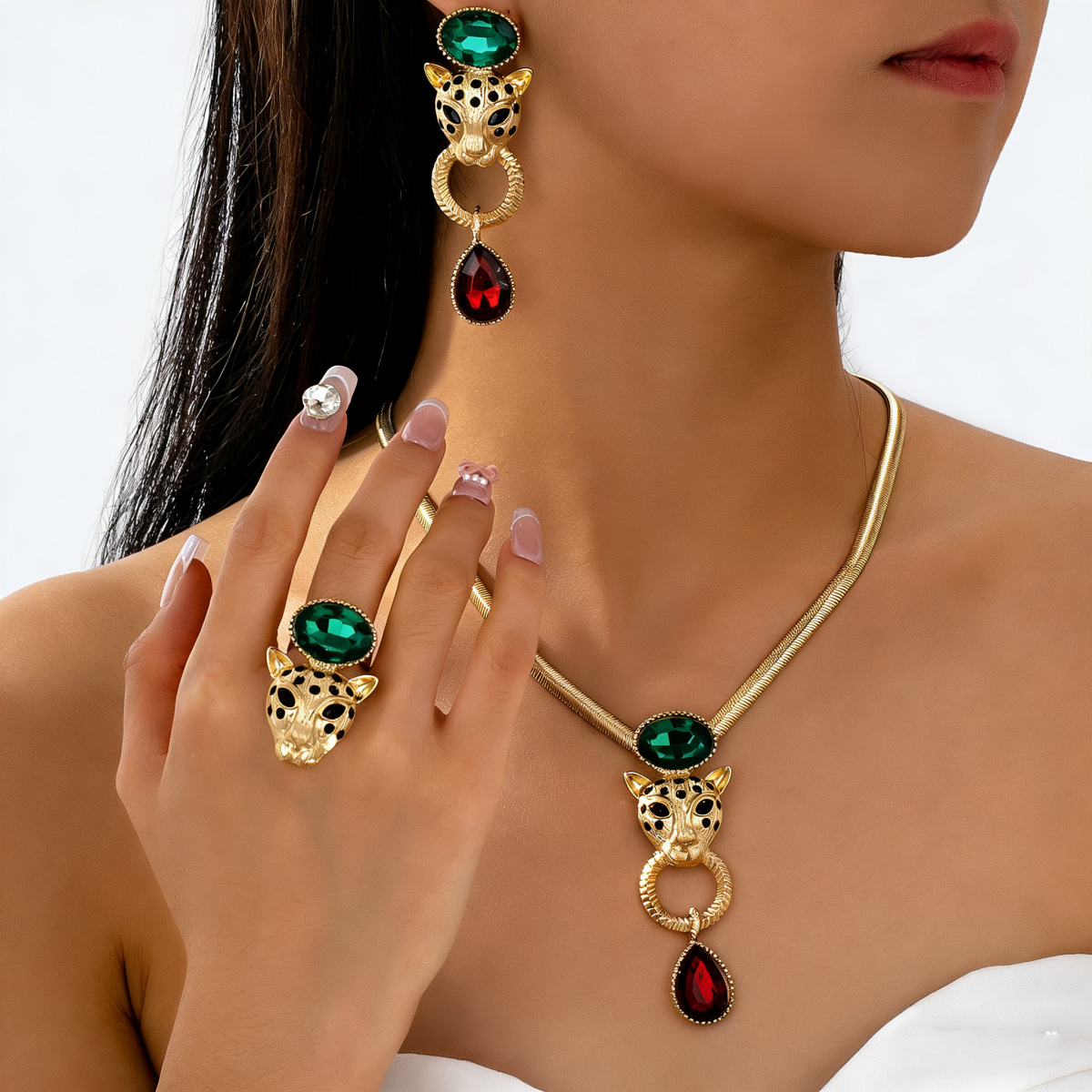 's Best-selling European And American Necklace Set, Unique Cheetah Design With Emerald…