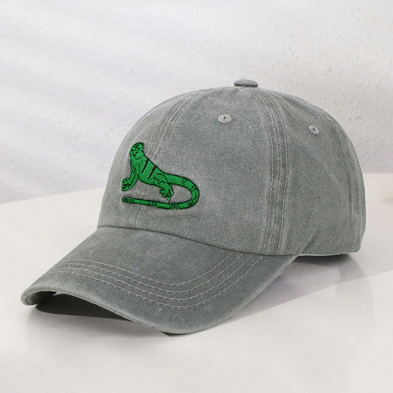 Summer Men's And Women's Distressed Washed Green Cartoon Lizard Embroidered Casual And…