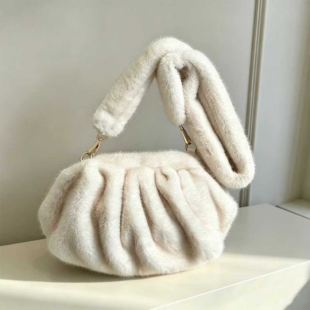 Plush Shoulder Bag Women's Fashion Imitation Mink Fur Pleated Cloud Bag Autumn-Winter…