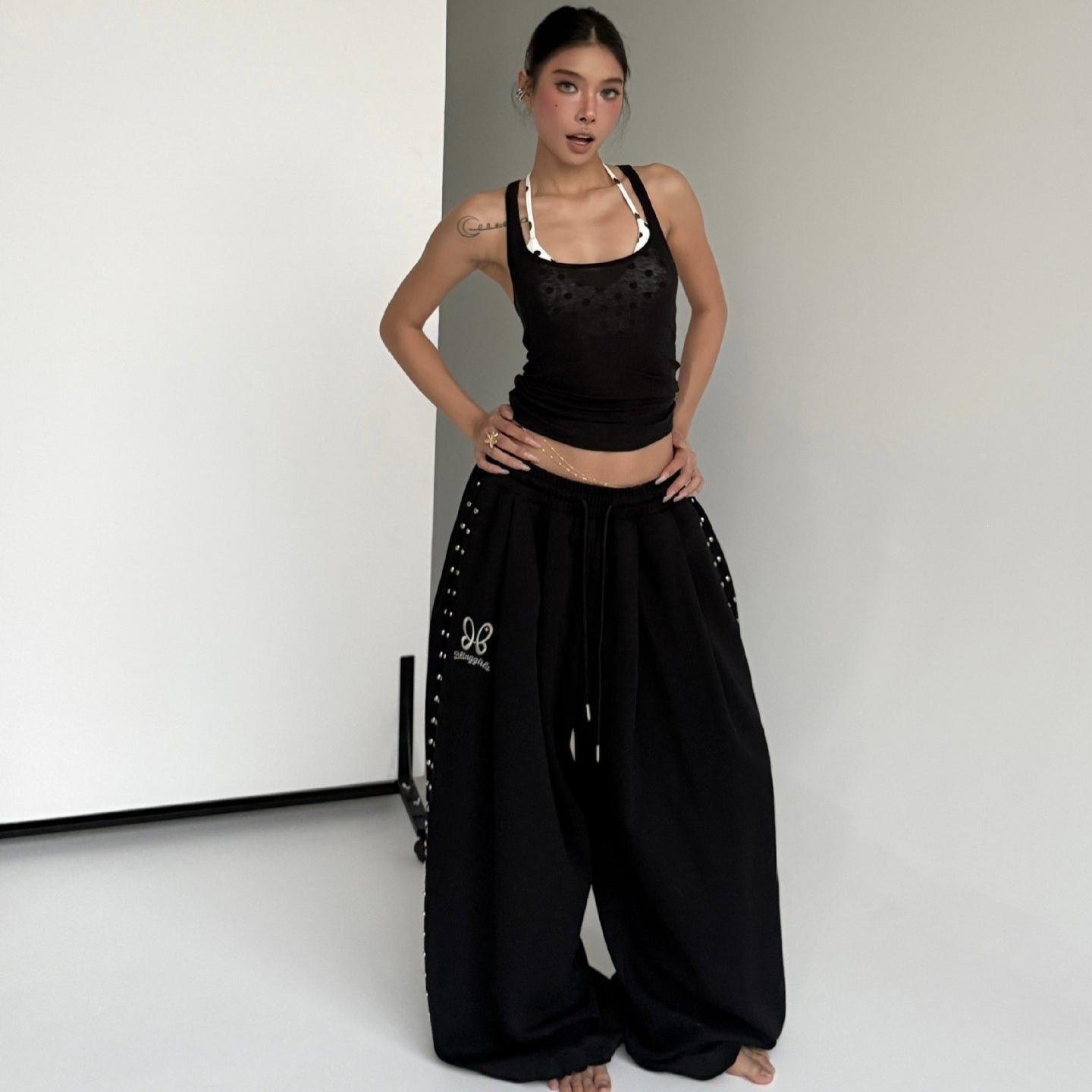 American-style Studded Embroidery Sweatpants