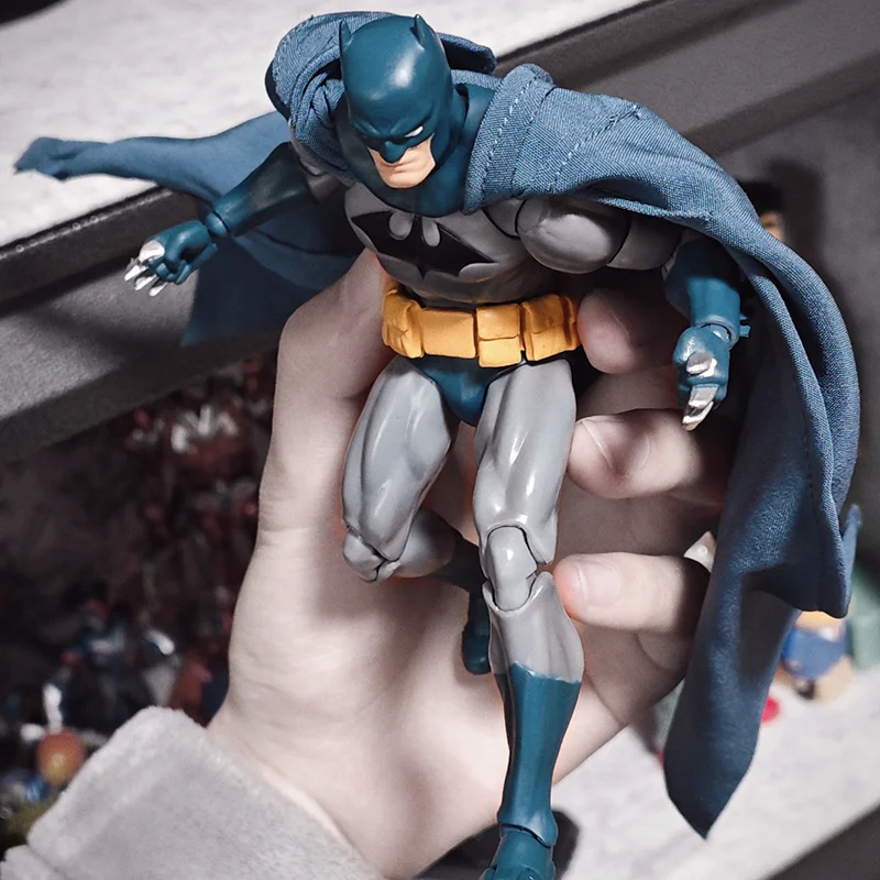 Ct Toys Mafex 126 Batman Action Figures In Stock Justice League Hush Batman Figurine The Dark Knight Collection Toy Gift photo 4