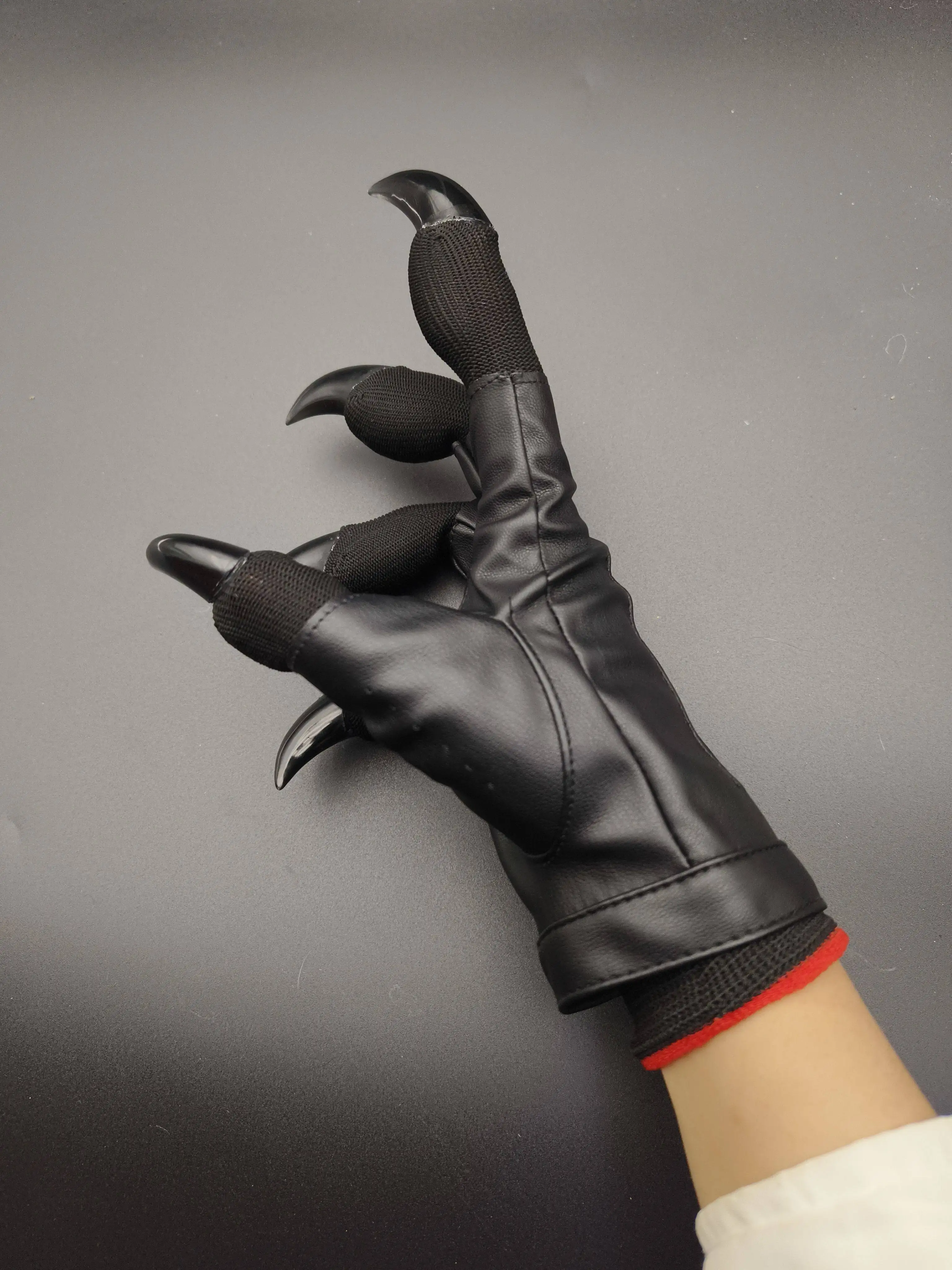 Furry Fursuit Claw Gloves Unisex PU Leather Animal Paws with Simulation Nails Breathable Cosplay Accessories for Halloween photo 1