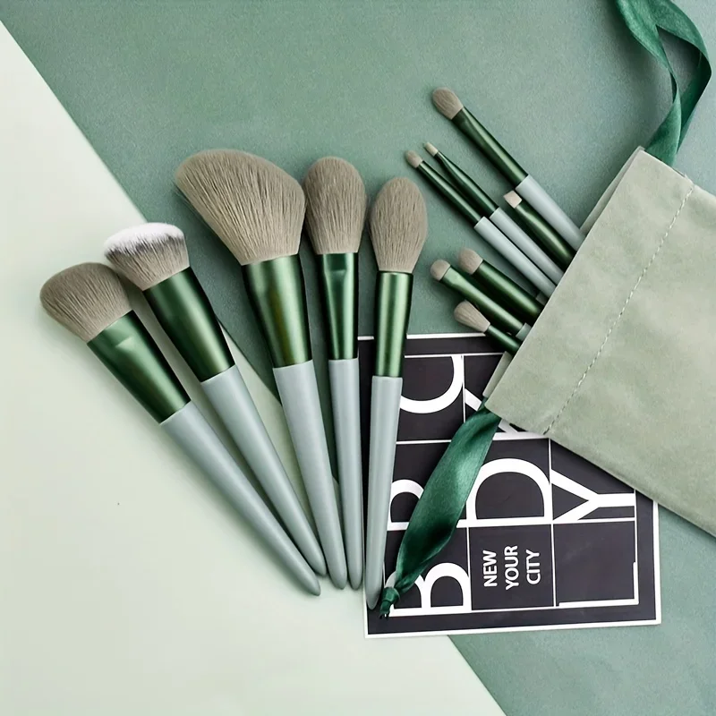 Makeup brush set: Soft and delicate, it includes eyeshadow, foundation,  It is the perfect birthday gift for mothers or women. photo 2
