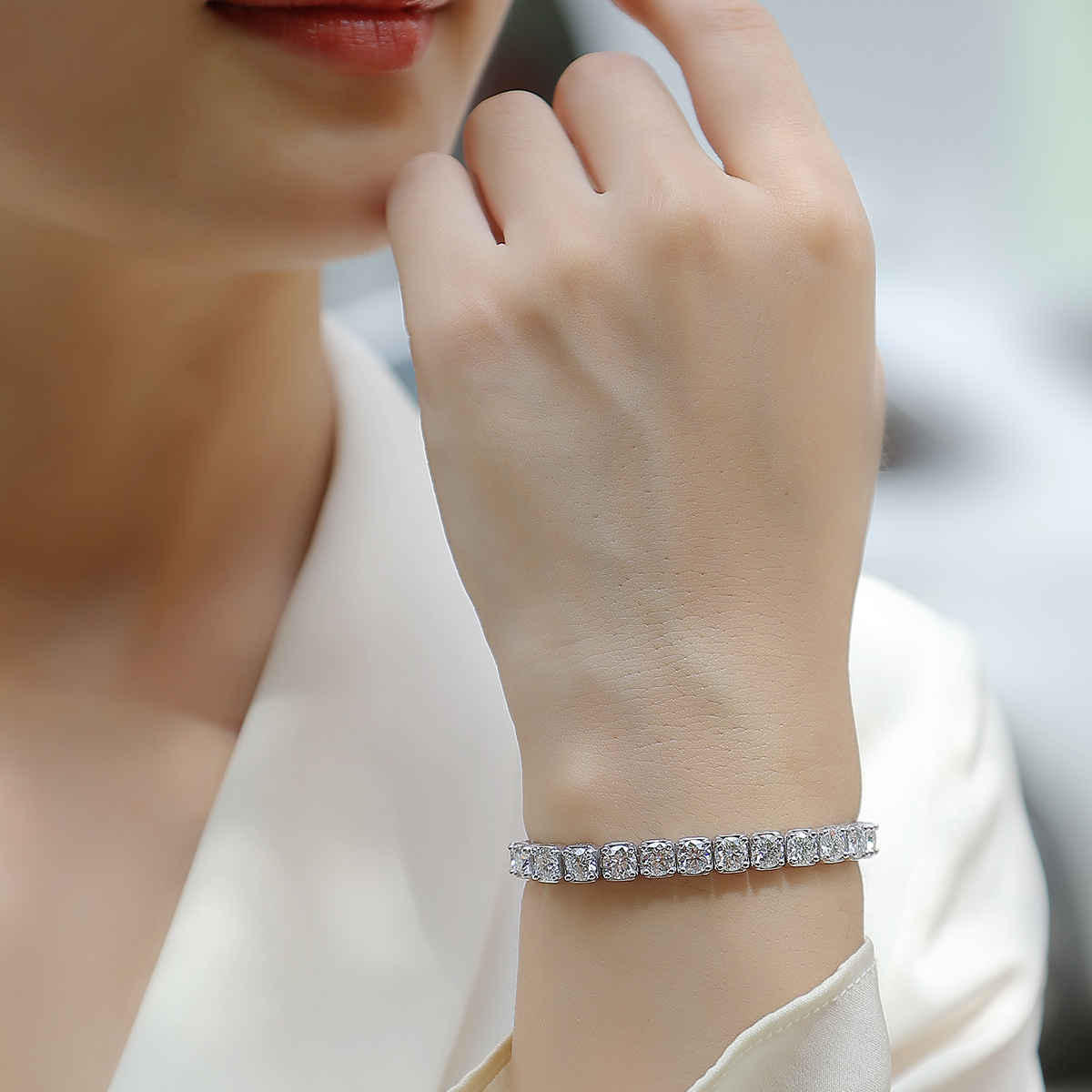S925 Silver Adjustable Tennis Bracelet, 3-5mm D VVS1 Moissanite, 19cm, GRA Certified photo 5