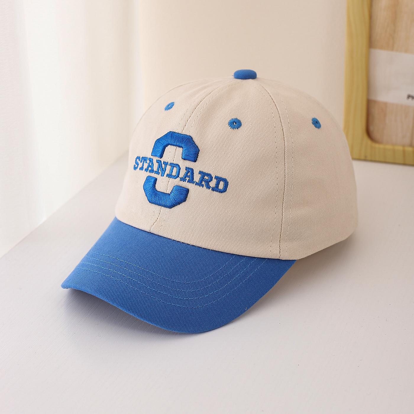 Children's Multi-color Creative C-shaped Letter Embroidery Adjustable Fashionable Casual Bowler Baseball Cap Suitable For Travel And Sports photo 5