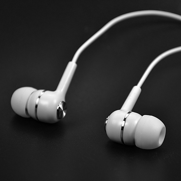 In-ear subwoofer headphones photo 4