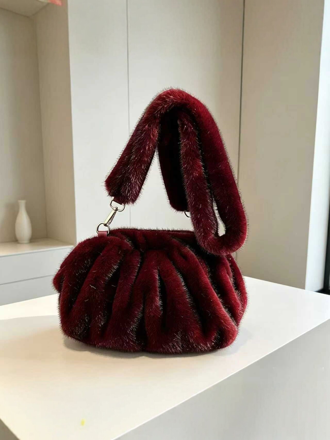 2026 New Plush Shoulder Bag For Women, Fashionable Imitation Mink Fur Pleated Cloud Bag, Autumn And Winter Versatile Crossbody Bag - Burgundy Color photo 4