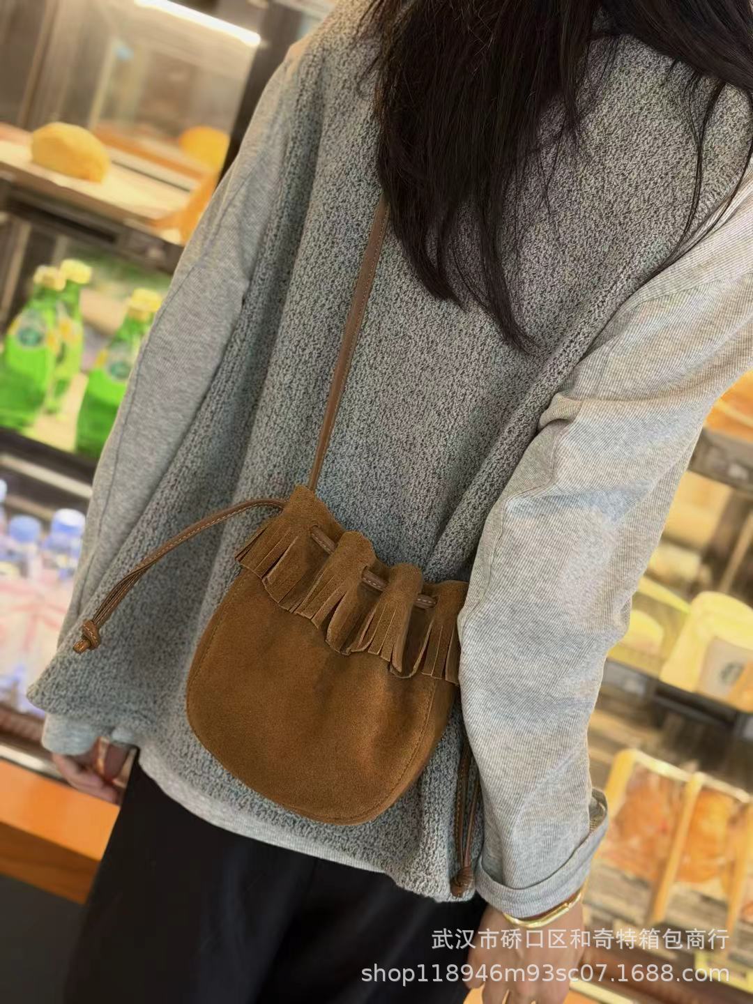 Tassel Bucket Bag, Genuine Leather Single Shoulder Diagonal Cross Bag, 2026 New Drawstring Armpit Bag, High-end Women's Commuting Small Bag - Brown photo 3