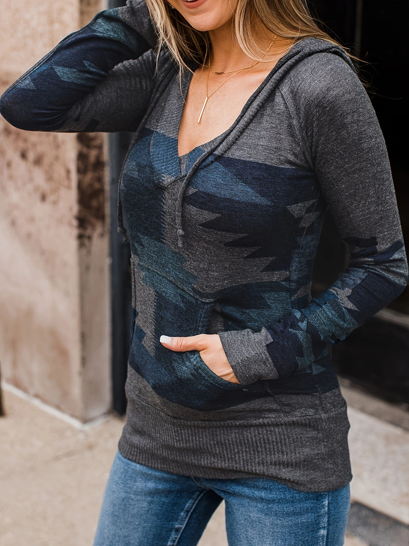Women's Aztec Print Hoodie Top - Long Sleeve V Neck Knit Pullover With Pocket, Casual Geometric Print Hooded Blouse photo 3