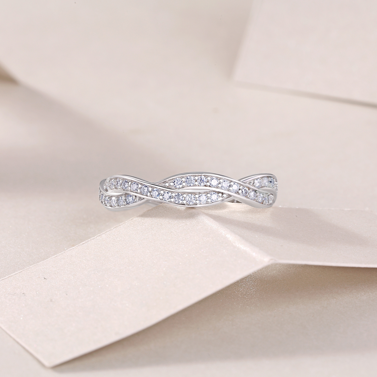 S925 Silver 3.2g Platinum Plated Moissanite Ring, 4.36mm Twisted Pave Band, GRA Certified US 5-9 photo 5