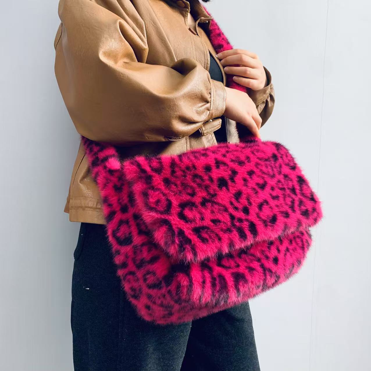 2026 New Leopard Print Plush Crossbody Bag Women's Korean Version Fashionable Faux Fur Large Capacity Shoulder Bag Flap Trend - Rose Red Leopard Print photo 1