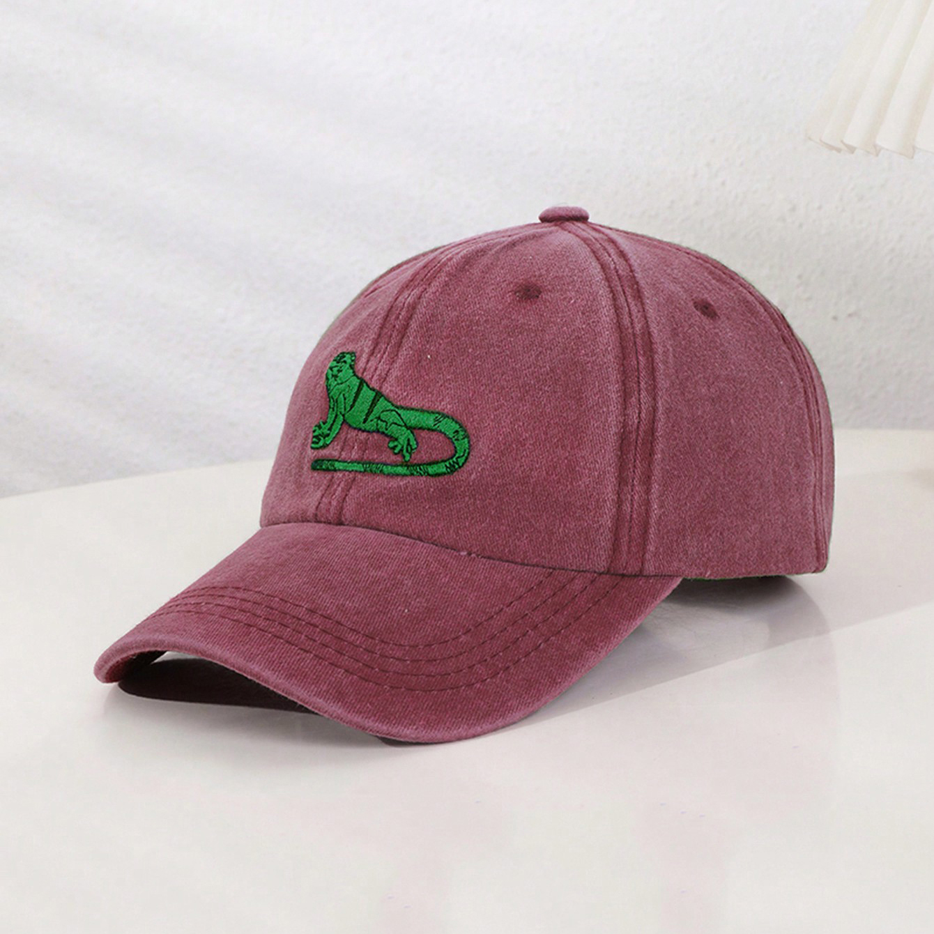 Summer Men's And Women's Distressed Washed Green Cartoon Lizard Embroidered Casual And Simple Style Baseball Cap Suitable For Outdoor Outings photo 5