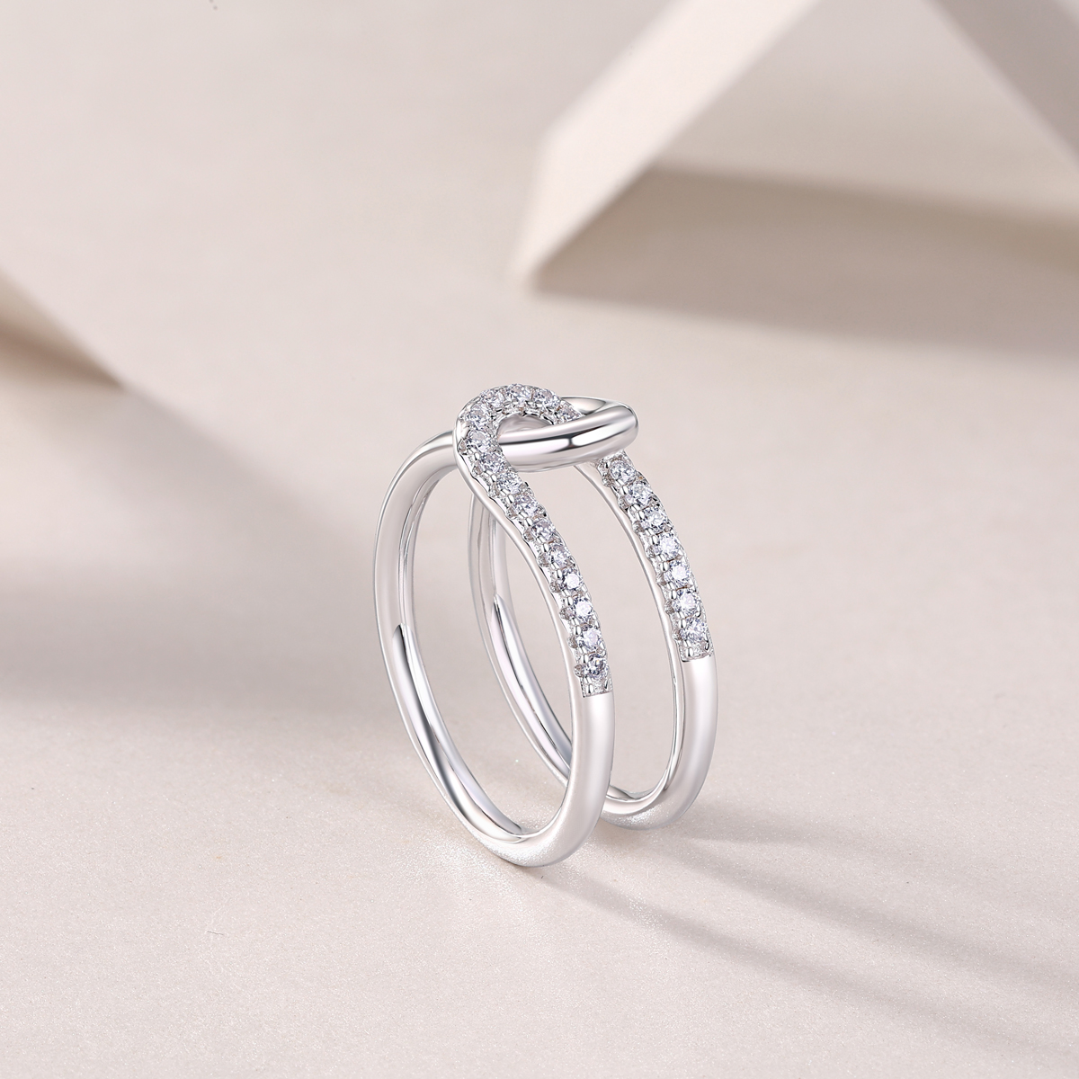 S925 Silver 3.7g Platinum Plated Moissanite Ring, 22pcs D VVS1 Interlocking Band, GRA Certified US 5-9 photo 7
