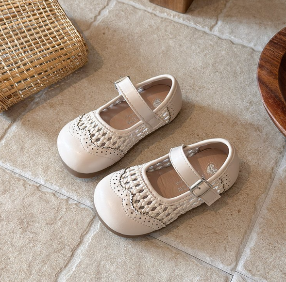 2026 Spring Summer New Korean Style Girls Hollow Out Leather Sandals, Woven Style Princess Shoes, Kids Soft Sole Breathable Versatile Flats photo 1
