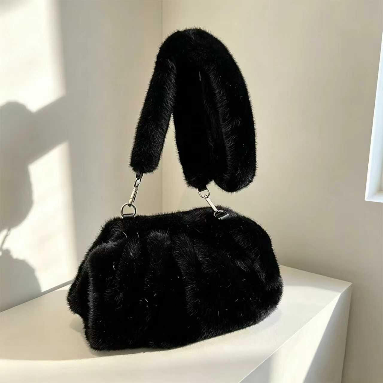 2026 New Plush Shoulder Bag Women's Fashion Imitation Mink Fur Pleated Cloud Bag Autumn-Winter Versatile Crossbody Bag - Black photo 2