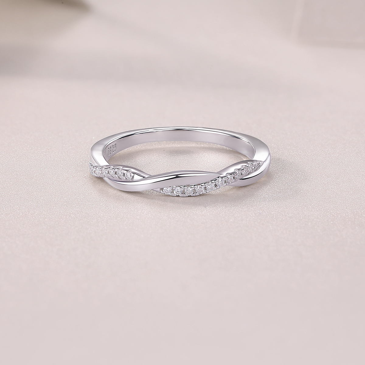 S925 Silver 1.9g Platinum Plated Moissanite Ring, Twisted Pave Band, D VVS1 GRA US 5-9 photo 6