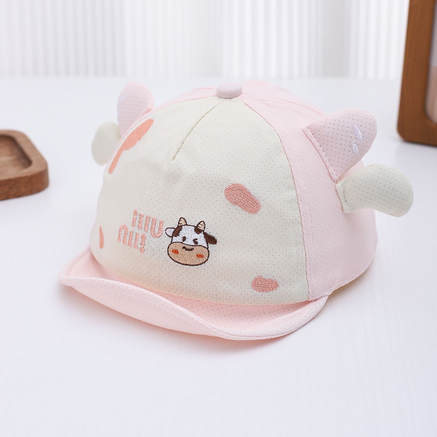 Summer Children's Style Cow-shaped Hat With A Brim. This Cute And Casual Baseball Cap For Children Is Suitable For 1-3 Year Old Babies For Family Outings. photo 3