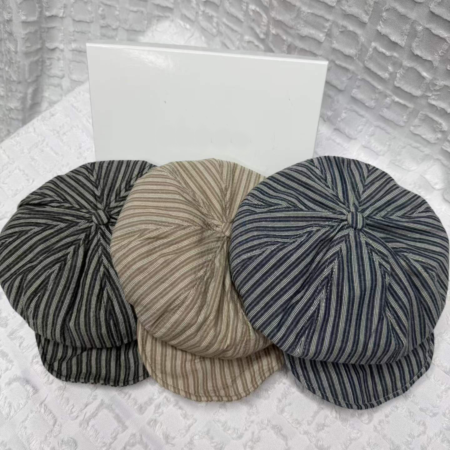 Fashion British Style Vertical Stripe Color-matched Vintage Reporter Hat, Artistic And Casual Soft Brim Painter Hat photo 3