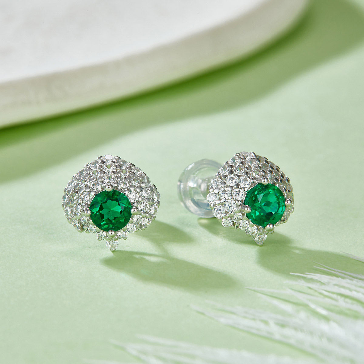 S925 Silver 1.8g Lab-Created Emerald Earrings, 0.6ct 4mm Cluster Studs, 1 Pair photo 2