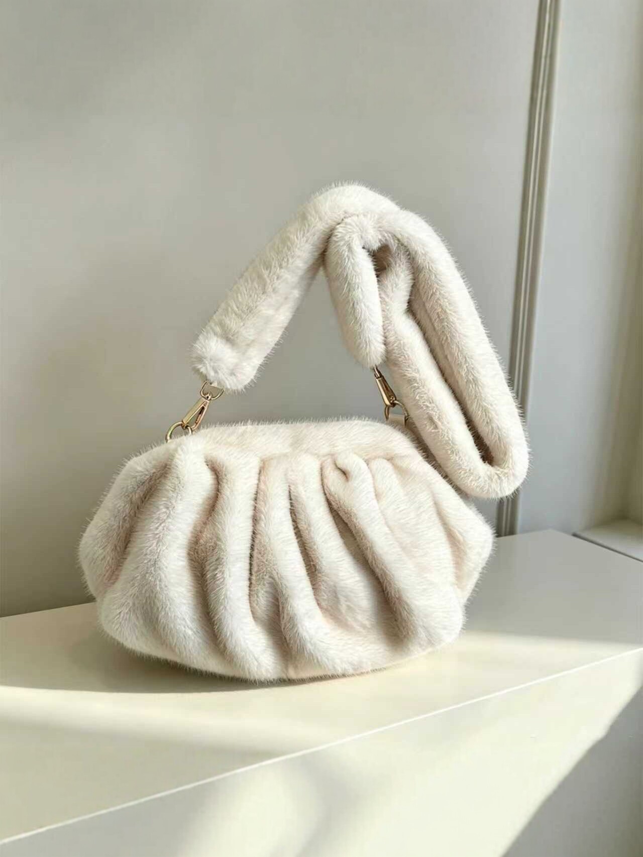2026 New Plush Shoulder Bag Women's Fashion Imitation Mink Fur Pleated Cloud Bag Autumn-Winter Versatile Crossbody Bag - White photo 5