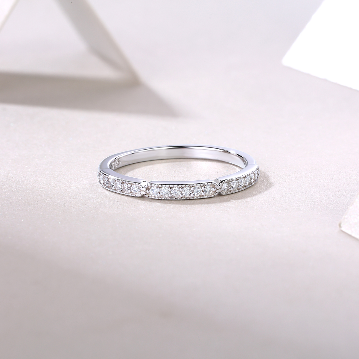S925 Silver 3.4g Platinum Plated Moissanite Ring, 2.0mm 30pcs D VVS1 Micro Pave Band, GRA Certified US 5-9 photo 6
