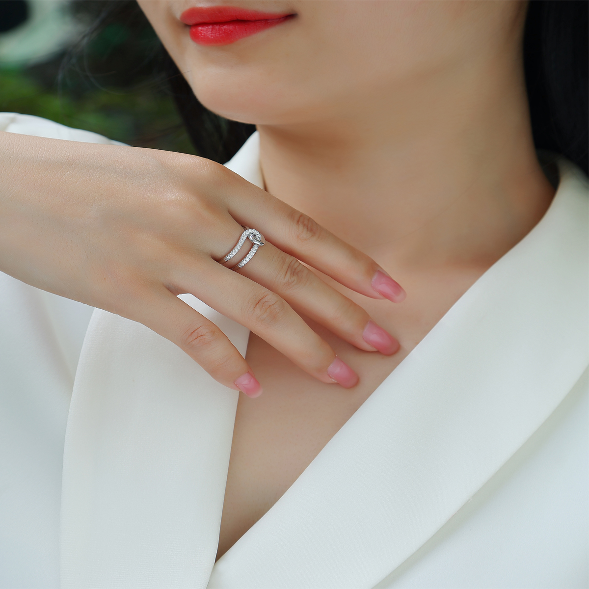 S925 Silver 3.7g Platinum Plated Moissanite Ring, 22pcs D VVS1 Interlocking Band, GRA Certified US 5-9 photo 3