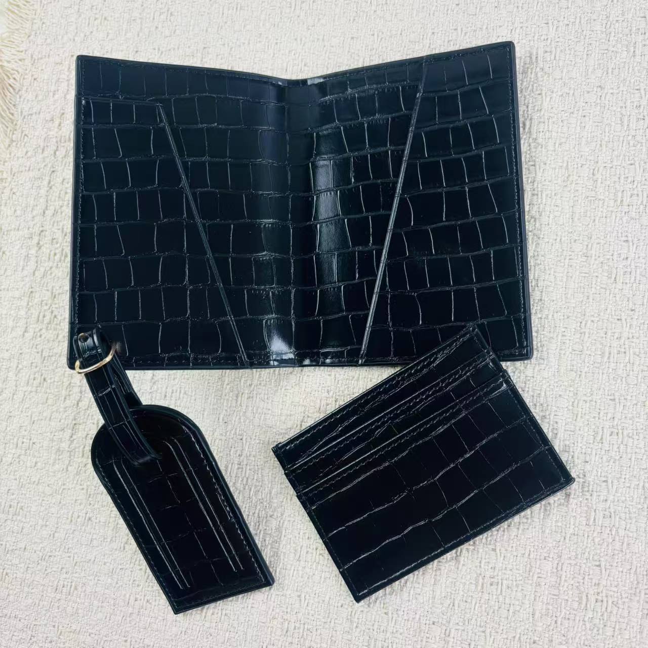 Crocodile-pattern Embossed Leather Passport Holder Multi-functional Document And Card Case photo 5