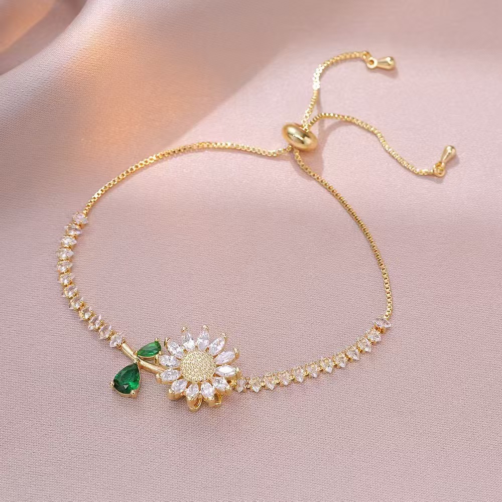 Japanese-Korean Style Swivel Sunflower Zircon Necklace photo 1
