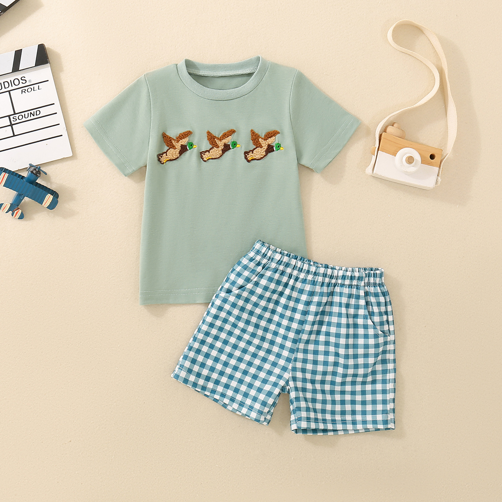 Baby Short-sleeve Top And Shorts Set photo 3