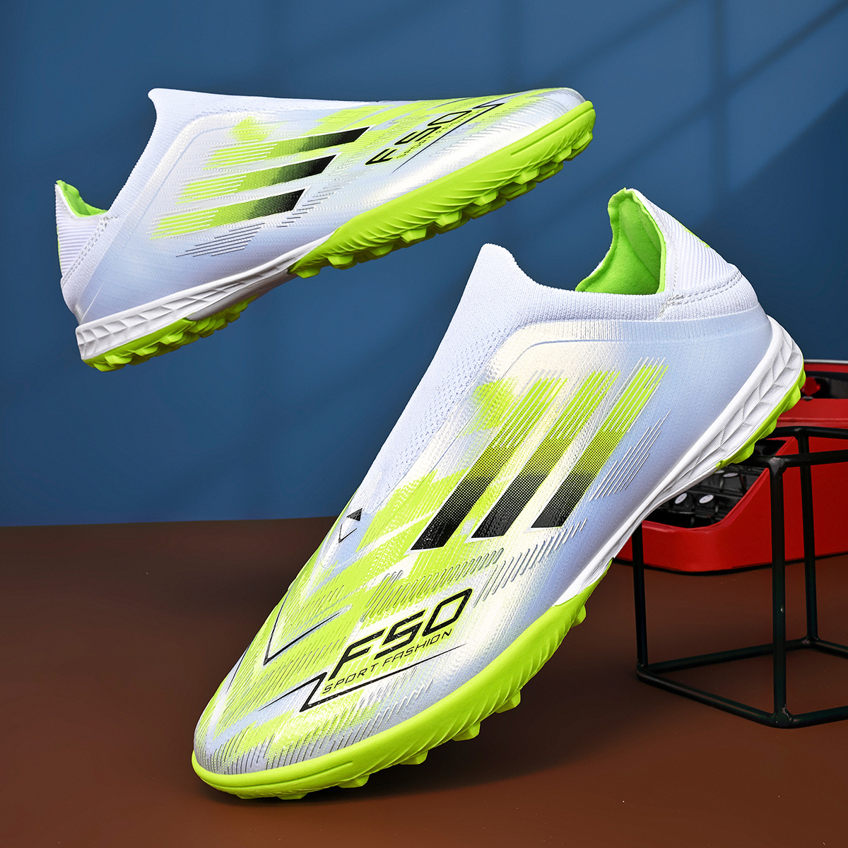 Low-cut Long-stud Outdoor Soccer Cleats photo 1