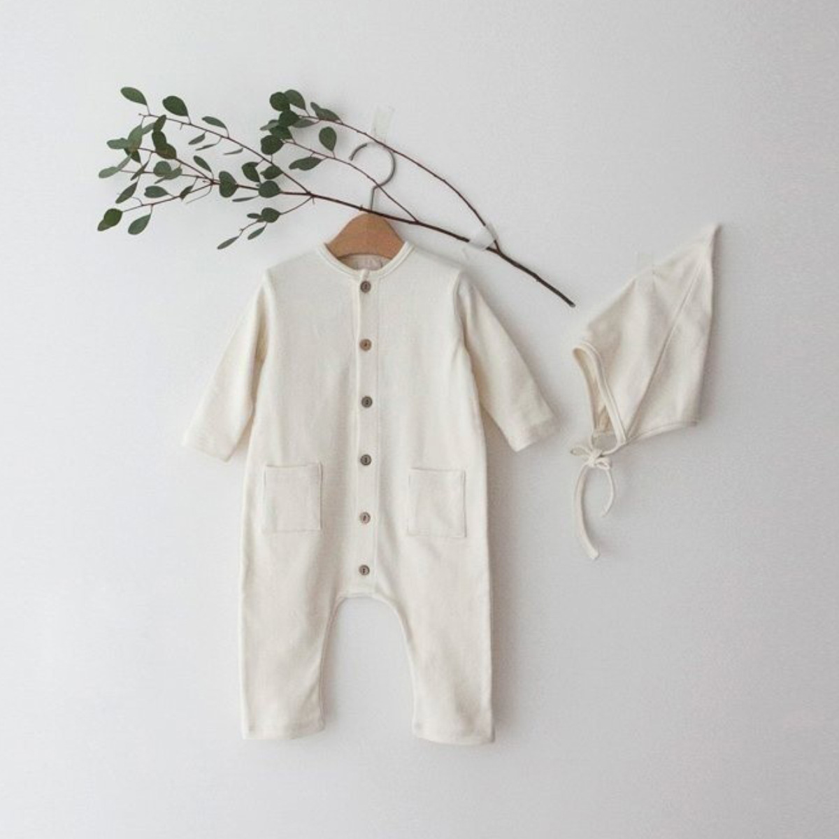 Solid-color Pocketed Chest-opening Baby Romper photo 4
