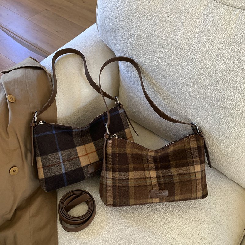 Multifunctional Retro Plaid Commuter Shoulder Crossbody Bag photo 7