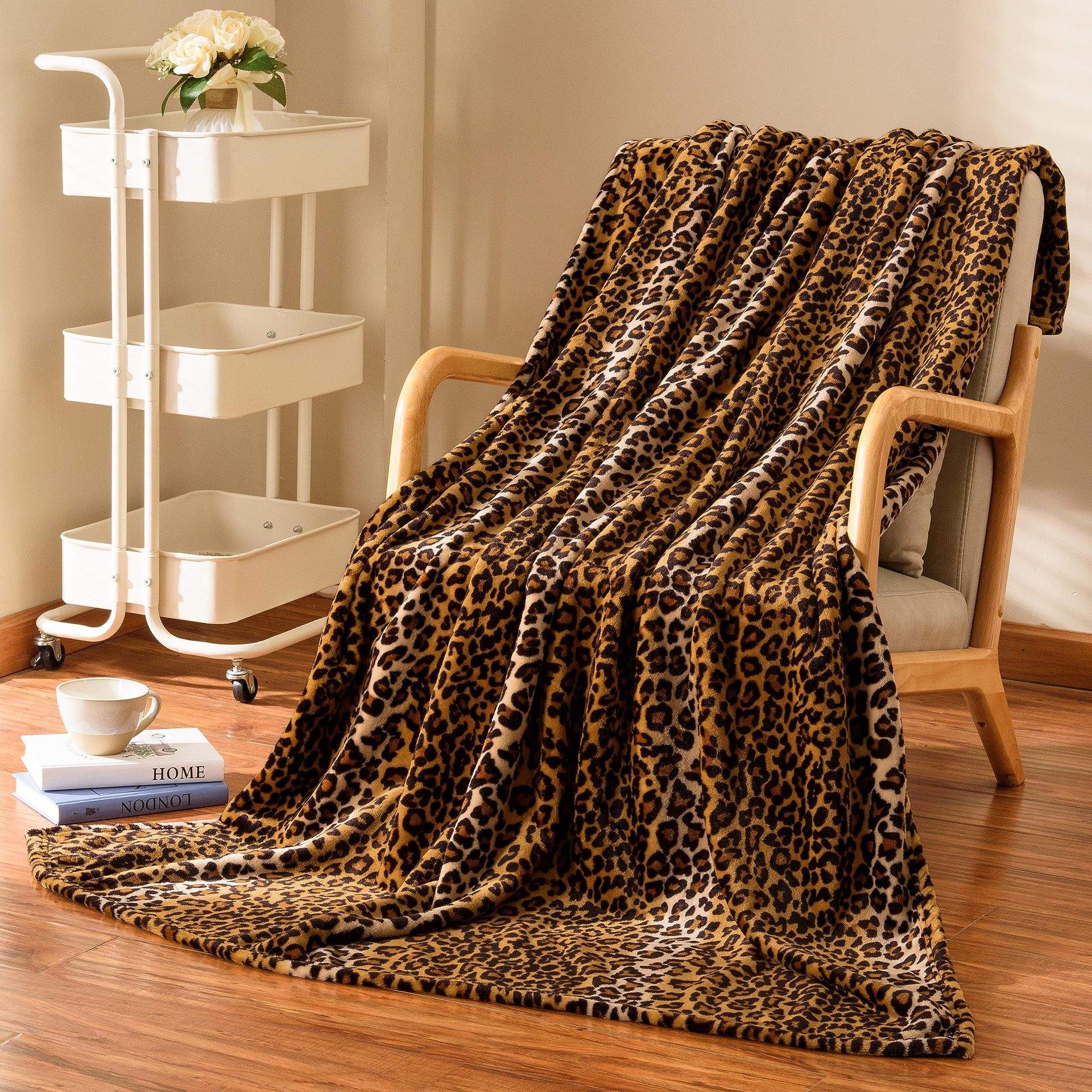 Classic Leopard-print Flannel Blanket Modern Style photo 1