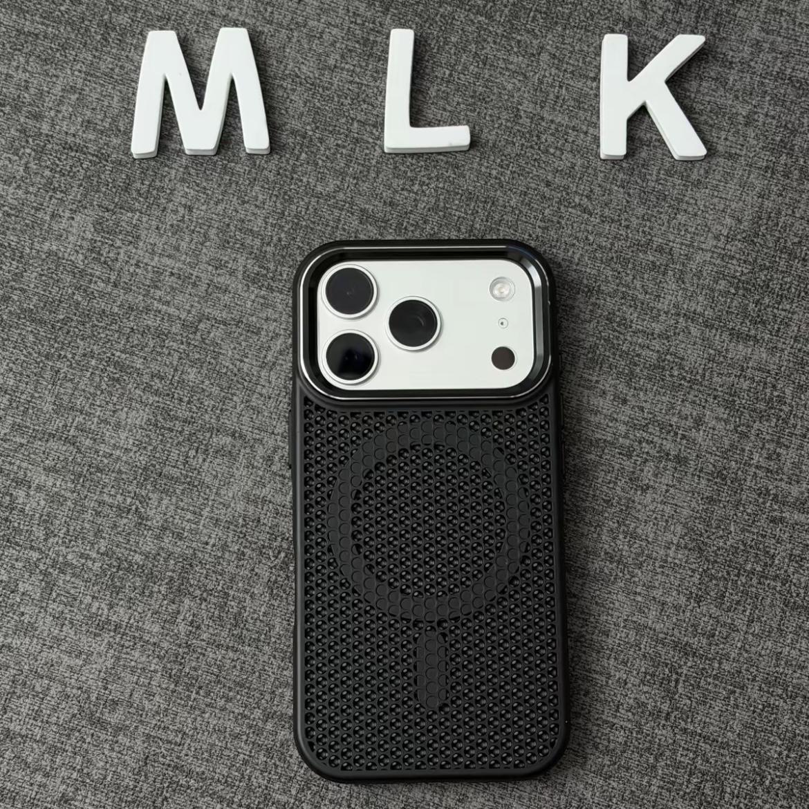 Skin-feel Honeycomb Vented Phone Case photo 8