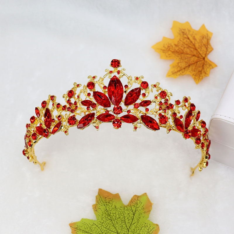 Chinese Style Golden And Red Bridal Wedding photo 3