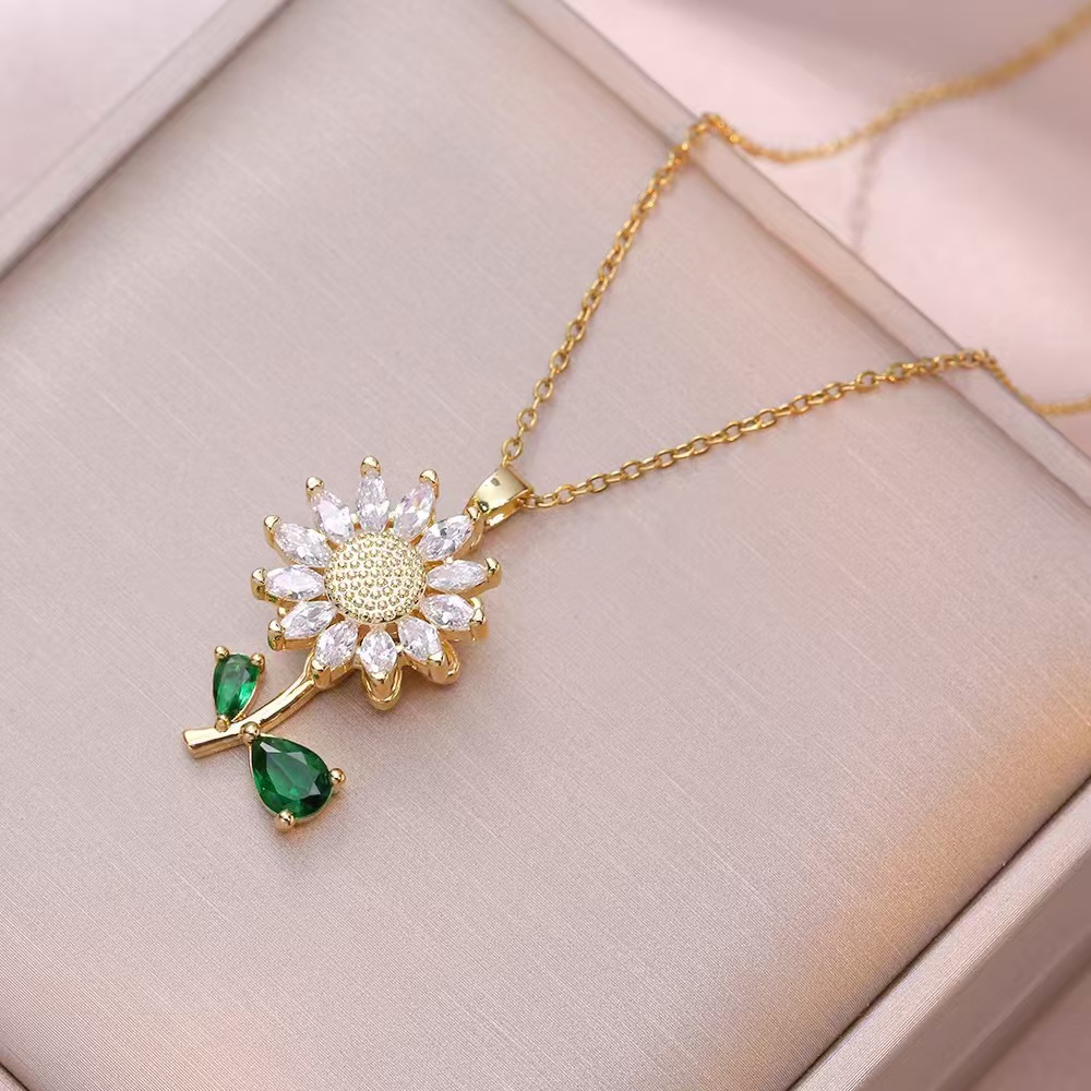 Japanese-Korean Style Swivel Sunflower Zircon Necklace photo 3
