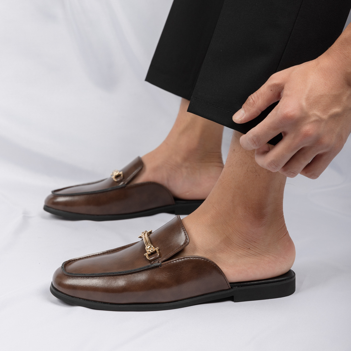 Men's Closed-toe Half Slippers Simple Sandals photo 5