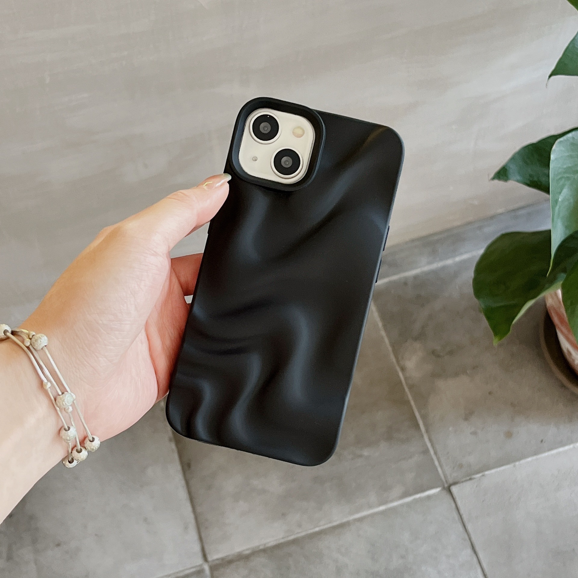 Pleated Water Ripple Solid Color Electroplated Drop-resistant Soft Shell photo 3