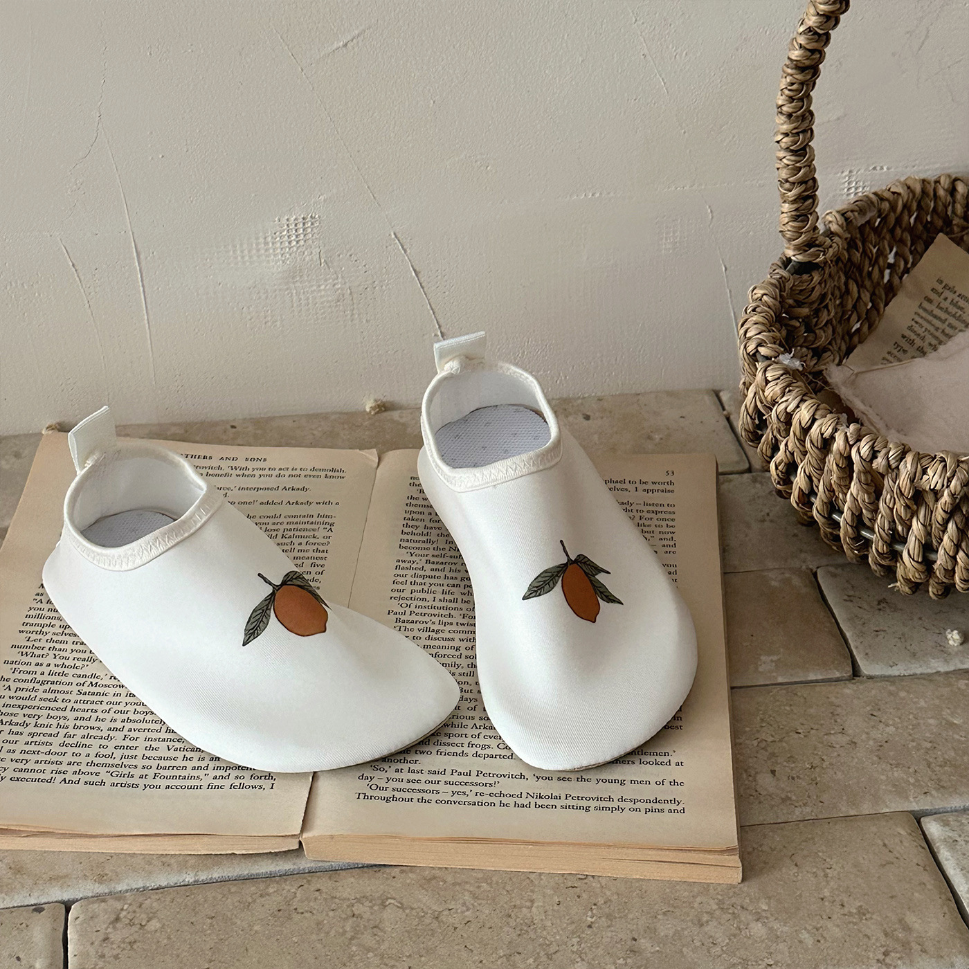 New Childrens Beach Shoes Non-slip For Water Parks photo 5
