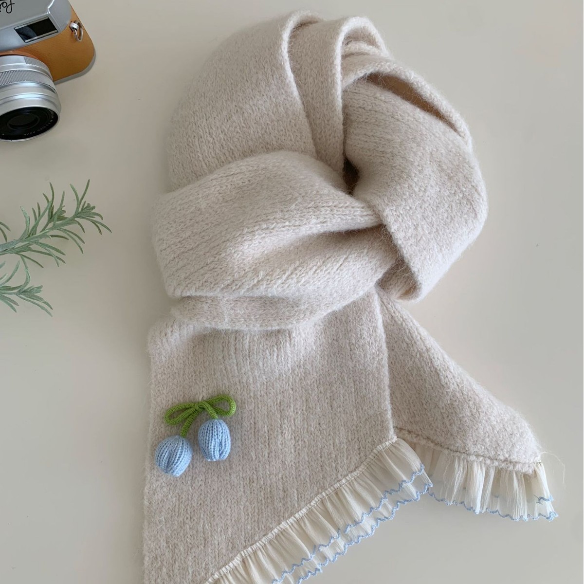 Handmade Tulip Lace Warm Scarf For Women In Winter photo 1