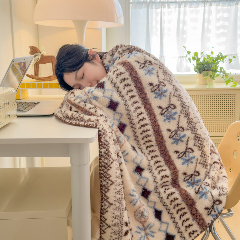 New Sherry Velvet Multifunctional All-Season Blanket Office Shawl Blanket photo 1