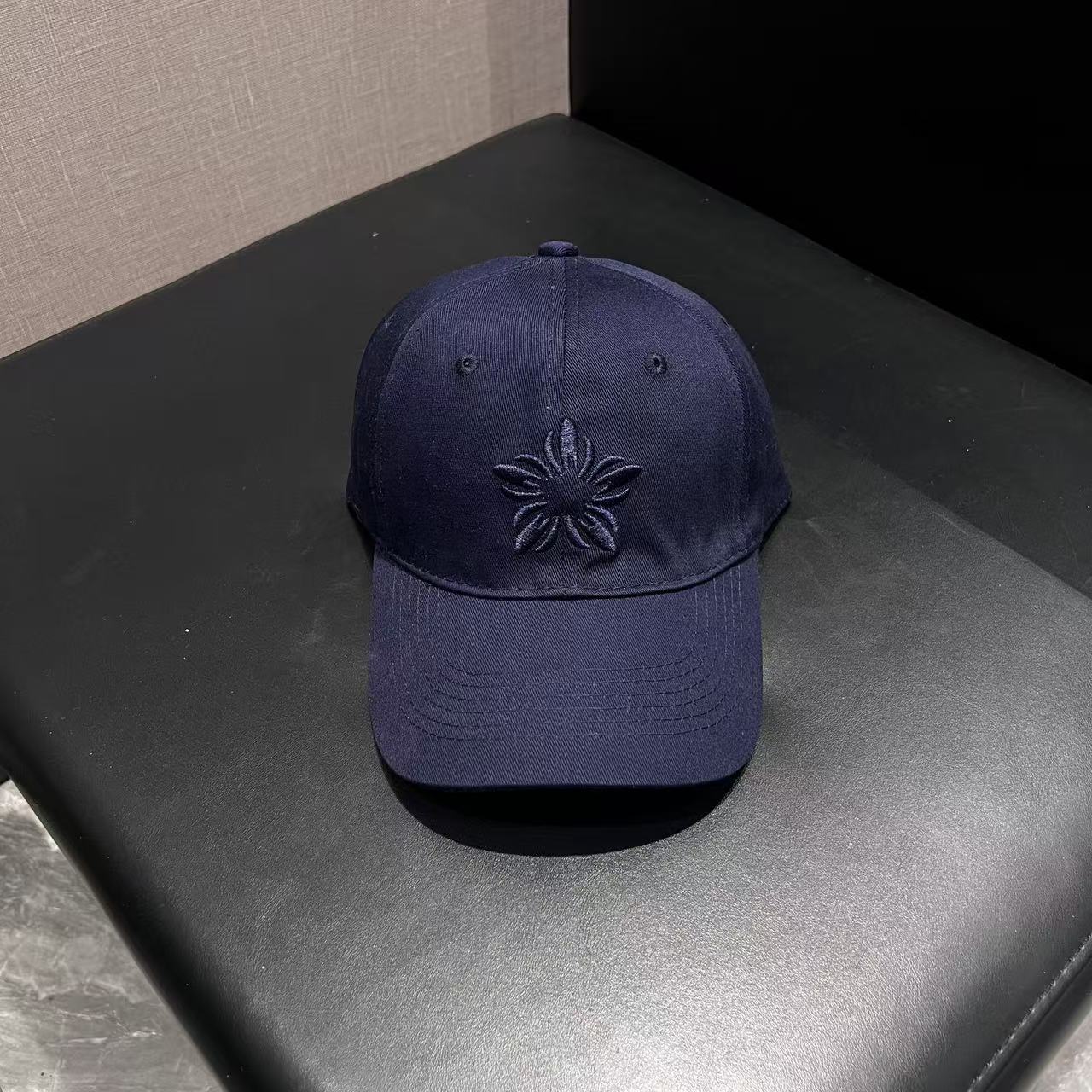 Wide-brimmed Face-flattering Baseball Cap With A Peaked Visor photo 4