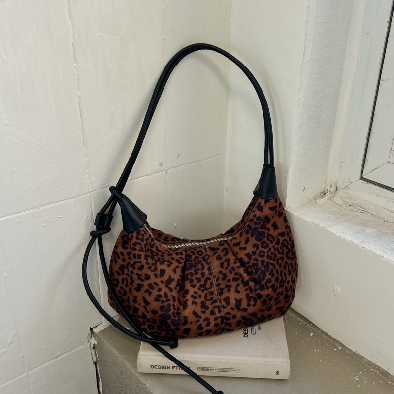 Casual Simple And Versatile Crossbody Bag photo 3