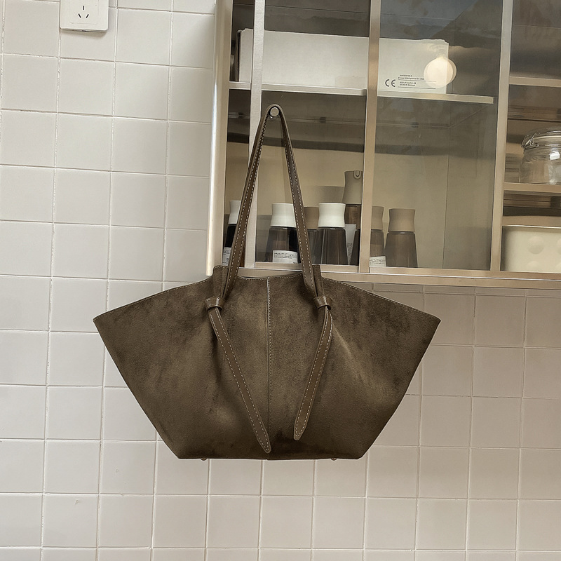 Womens Large-Capacity Casual Matte-Effect Under-Arm Bucket Bag photo 2