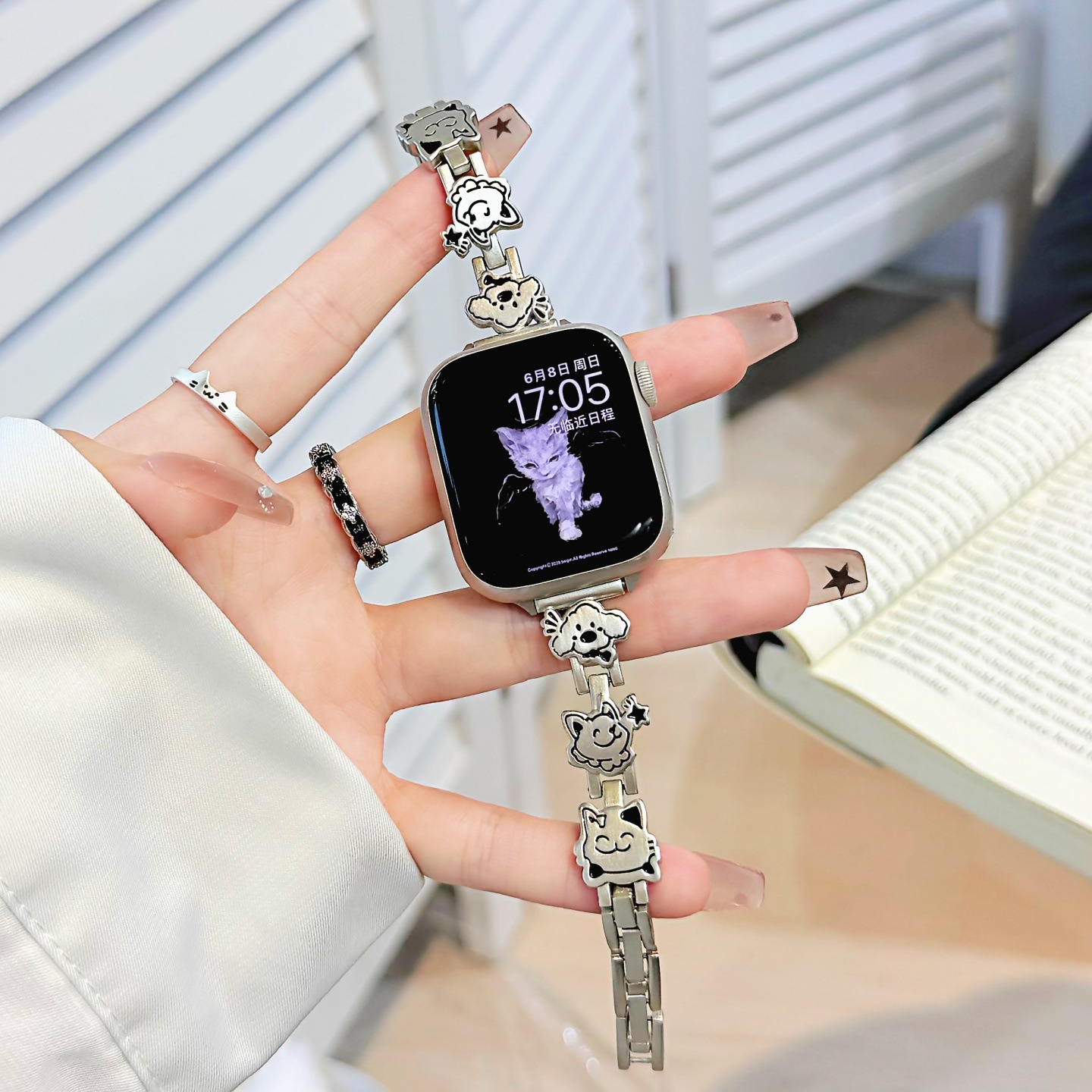Fashionable Metal Dog And Cat Womens Chain Watch Strap photo 3